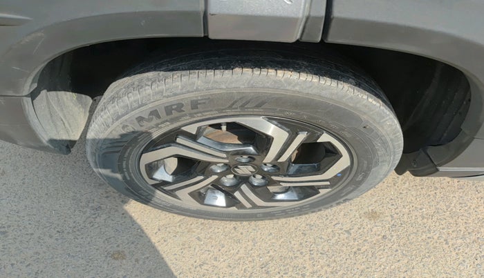 2022 Maruti BREZZA ZXI + SMART HYBRID, Petrol, Manual, 48,128 km, tyre