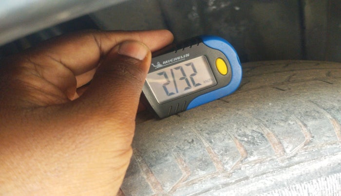 2022 Maruti XL6 ZETA MT, Petrol, Manual, 8,42,177 km, tyre