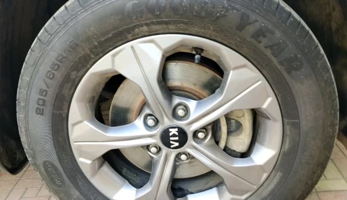 2019 KIA SELTOS HTK PLUS 1.5, Petrol, Manual, 29,000 km, tyre