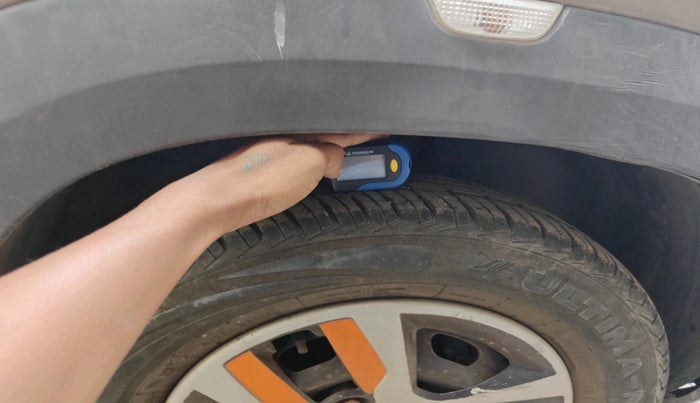 2017 Renault Kwid RXT 0.8, Petrol, Manual, 27,301 km, tyre