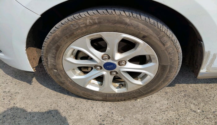 2016 Ford New Figo TITANIUM 1.2 PETROL MT, Petrol, Manual, 1,50,186 km, tyre