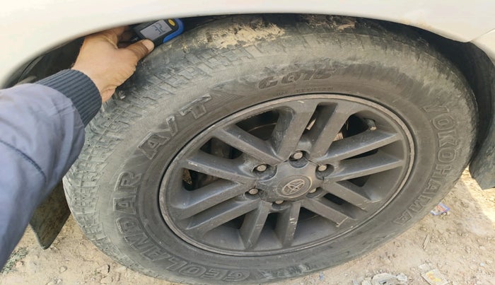 2015 Toyota Fortuner 3.0 4X2 AT, Diesel, Automatic, 1,24,828 km, tyre