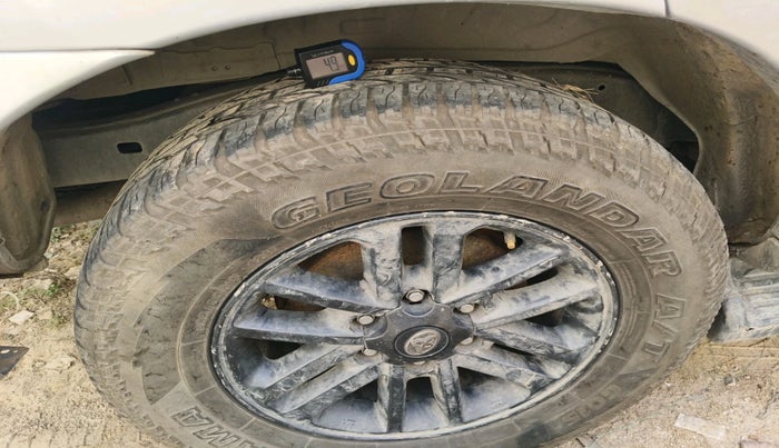 2015 Toyota Fortuner 3.0 4X2 AT, Diesel, Automatic, 1,24,828 km, tyre