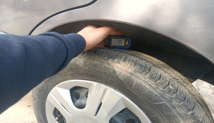 2011 Maruti Wagon R 1.0 VXI, CNG, Manual, 1,55,458 km, tyre