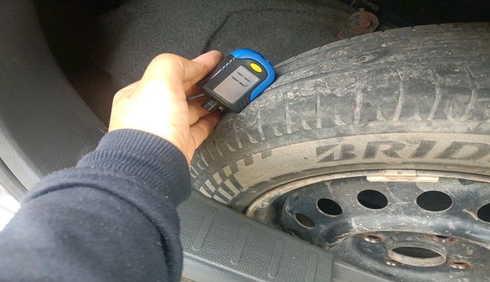 2011 Maruti Wagon R 1.0 VXI, CNG, Manual, 1,55,458 km, tyre