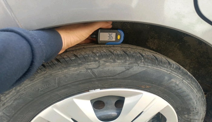 2011 Maruti Wagon R 1.0 VXI, CNG, Manual, 1,55,458 km, tyre