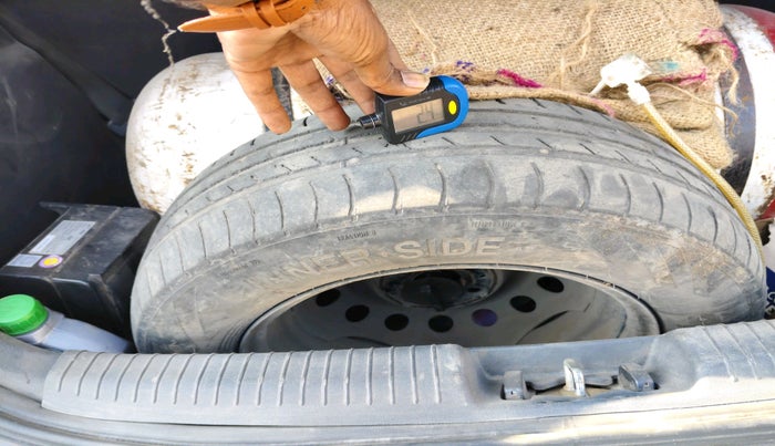 2014 Hyundai i20 MAGNA (O) 1.2, CNG, Manual, 1,19,800 km, tyre