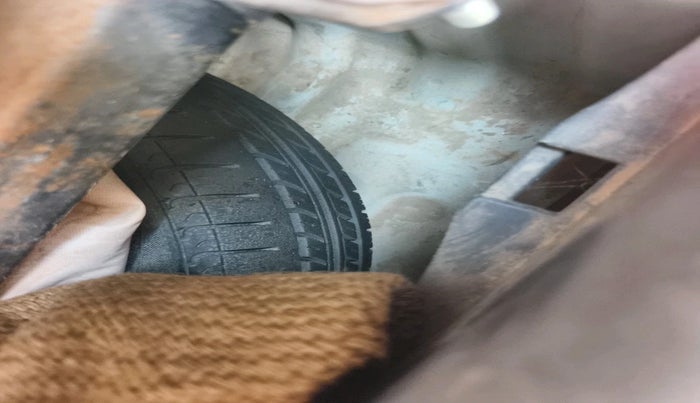 2013 Hyundai Santro Xing GL PLUS, CNG, Manual, 1,14,343 km, tyre