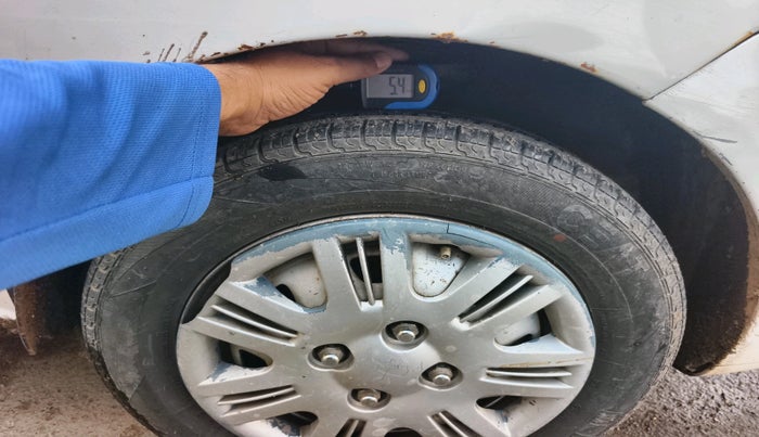 2013 Hyundai Santro Xing GL PLUS, CNG, Manual, 1,14,343 km, tyre