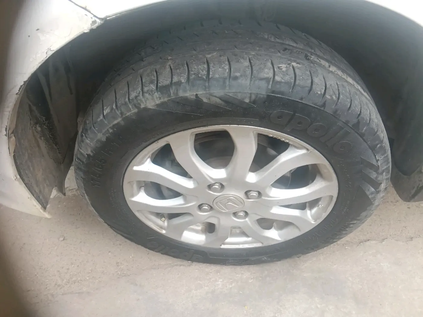 2013 Honda Amaze 1.2L I-VTEC VX, Petrol, Manual, 94,300 km, tyre