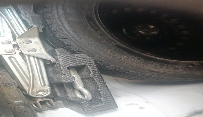 2013 Honda Amaze 1.2L I-VTEC VX, Petrol, Manual, 93,873 km, tyre