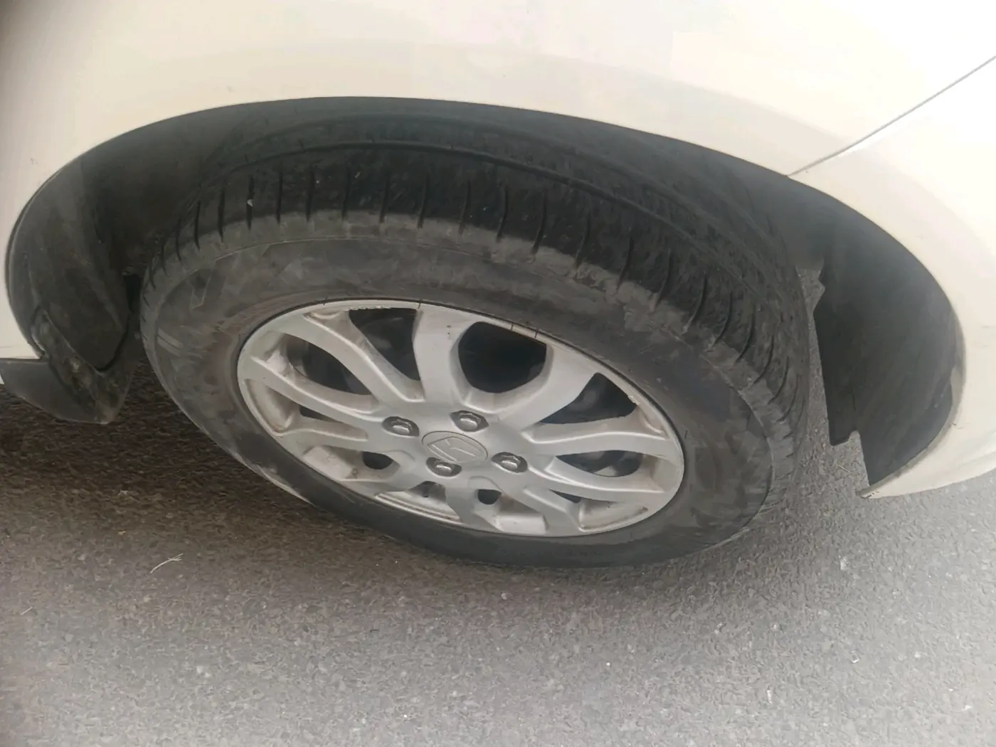 2013 Honda Amaze 1.2L I-VTEC VX, Petrol, Manual, 94,300 km, tyre