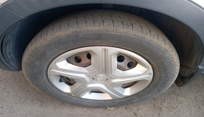 2019 Tata NEXON XMA PETROL, Petrol, Automatic, 25,614 km, tyre