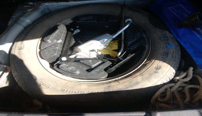 2019 Tata NEXON XMA PETROL, Petrol, Automatic, 25,614 km, tyre