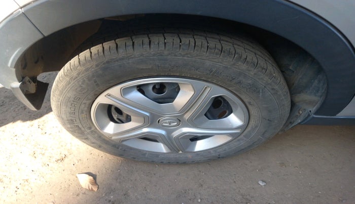 2019 Tata NEXON XMA PETROL, Petrol, Automatic, 25,614 km, tyre