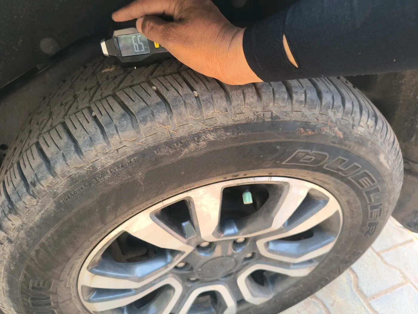 2019 Ford Endeavour TITANIUM PLUS 2.2 4X2 AT SUNROOF, Diesel, Automatic, 1,54,340 km, tyre