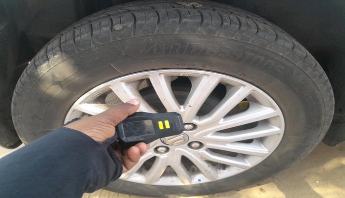 2022 Maruti Dzire ZXI CNG, CNG, Manual, 74,254 km, tyre