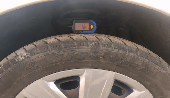 2012 Volkswagen Polo TRENDLINE 1.2L DIESEL, Diesel, Manual, 1,10,876 km, tyre