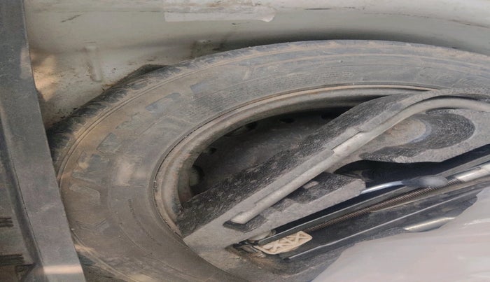 2012 Volkswagen Polo TRENDLINE 1.2L DIESEL, Diesel, Manual, 1,10,876 km, tyre