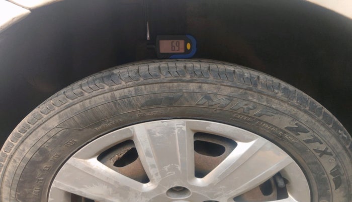 2012 Volkswagen Polo TRENDLINE 1.2L DIESEL, Diesel, Manual, 1,10,876 km, tyre