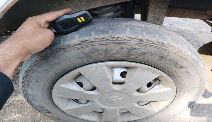 2023 Maruti Eeco 5 STR AC CNG, CNG, Manual, 55,368 km, tyre