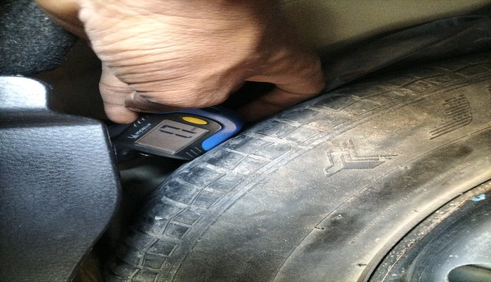 2016 Maruti Swift Dzire VXI, Petrol, Manual, 1,22,124 km, tyre