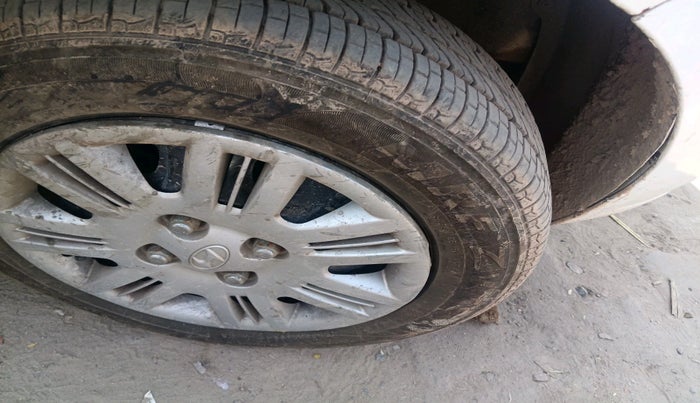 2011 Hyundai Santro Xing GLS, CNG, Manual, 1,01,397 km, tyre