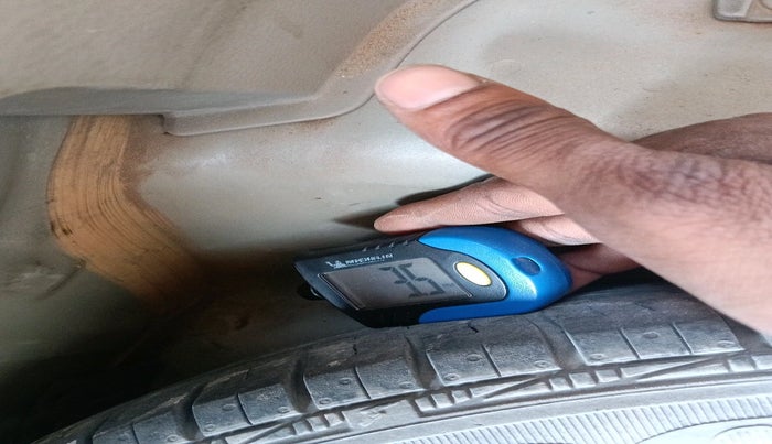 2015 Maruti Celerio VXI, Petrol, Manual, 1,63,641 km, tyre