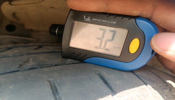 2015 Maruti Celerio VXI, Petrol, Manual, 1,63,641 km, tyre