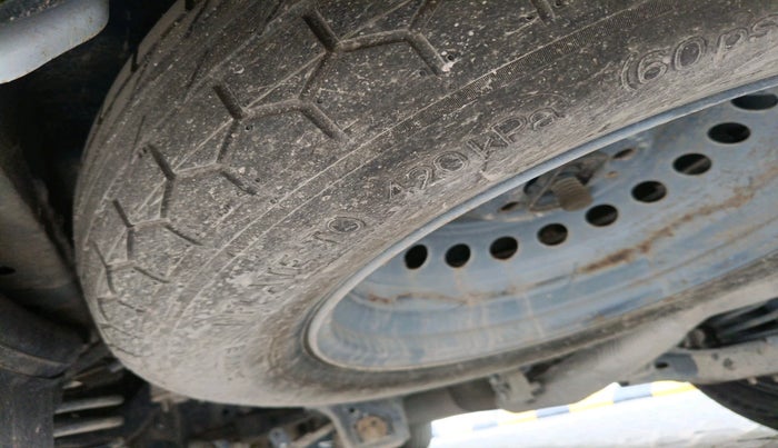 2023 Mahindra XUV700 MX D MT 5 STR, Diesel, Manual, 47,117 km, tyre