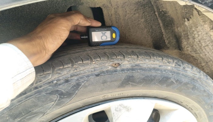 2017 Maruti Baleno DELTA PETROL 1.2, Petrol, Manual, 75,288 km, tyre