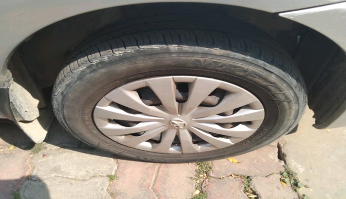 2011 Toyota Etios G, Petrol, Manual, 97,332 km, tyre