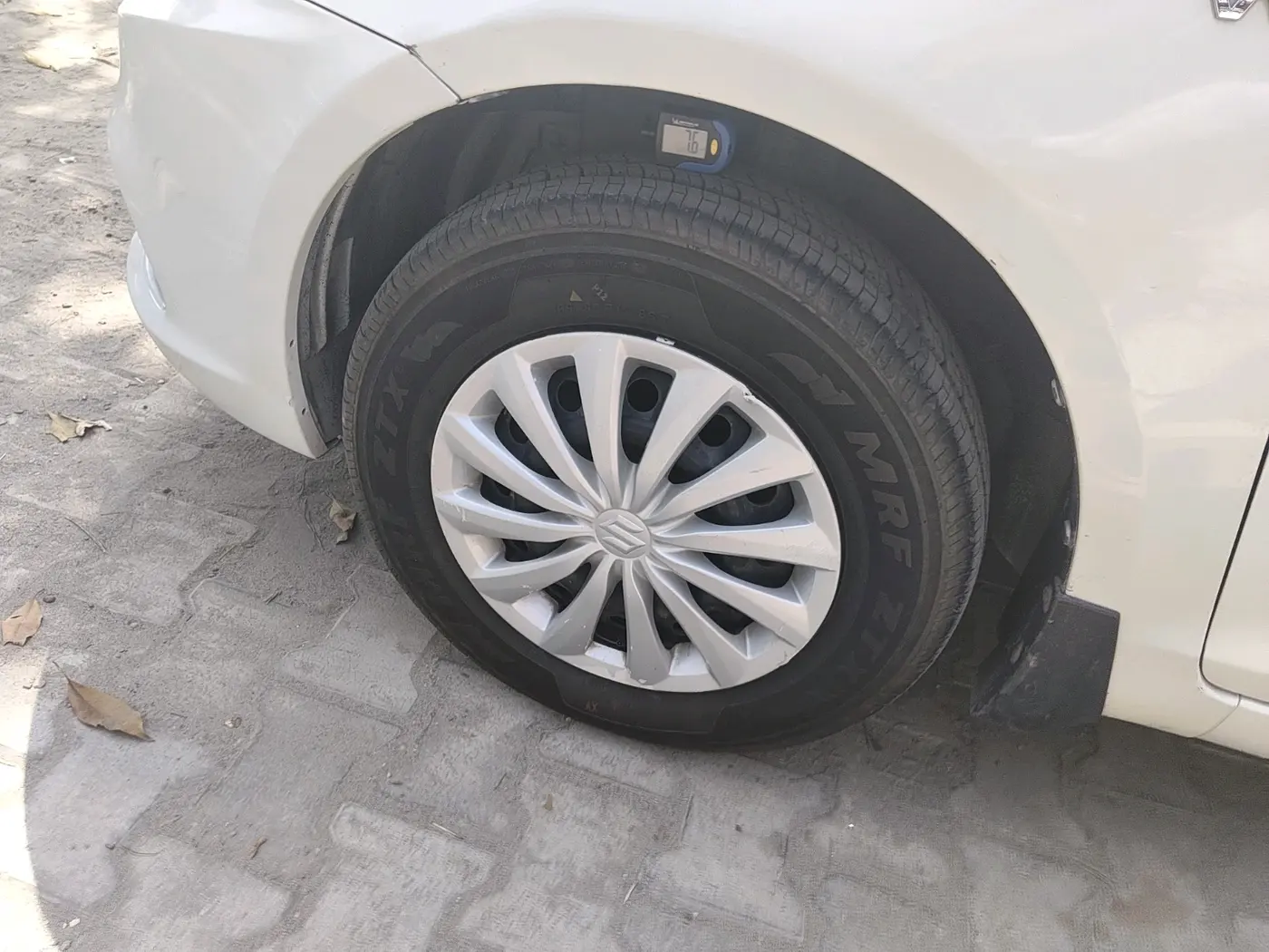 2015 Maruti Swift Dzire VXI, Petrol, Manual, 42,500 km, tyre