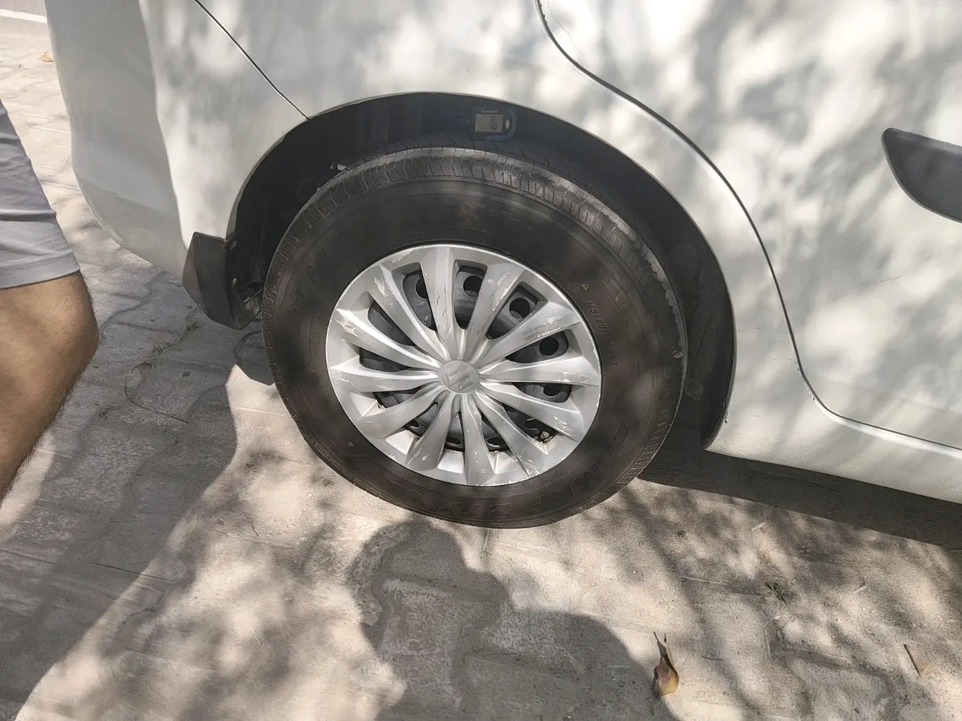 2015 Maruti Swift Dzire VXI, Petrol, Manual, 42,500 km, tyre