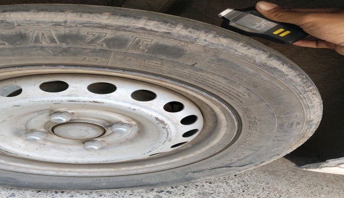 2016 Datsun Go A, CNG, Manual, 1,23,908 km, tyre