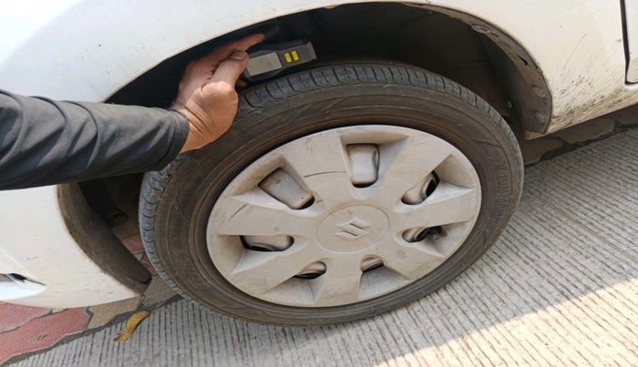 2015 Maruti Alto K10 LXI, Petrol, Manual, 1,11,088 km, tyre