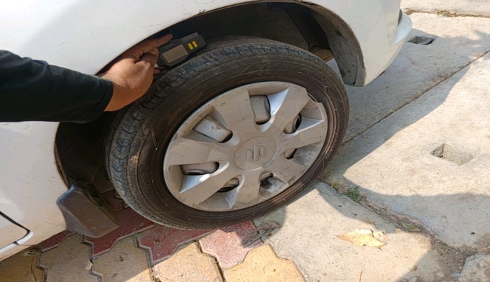 2015 Maruti Alto K10 LXI, Petrol, Manual, 1,11,088 km, tyre