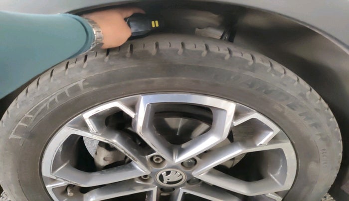 2022 Skoda KUSHAQ STYLE 1.0L TSI AT (6 AIRBAGS), Petrol, Automatic, 33,637 km, tyre