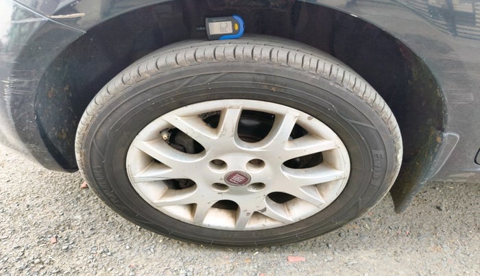 2012 Fiat Grand Punto EMOTION PACK 1.3 90 HP, Diesel, Manual, 1,10,000 km, tyre