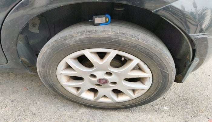 2012 Fiat Grand Punto EMOTION PACK 1.3 90 HP, Diesel, Manual, 1,10,000 km, tyre