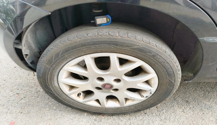 2012 Fiat Grand Punto EMOTION PACK 1.3 90 HP, Diesel, Manual, 1,10,000 km, tyre