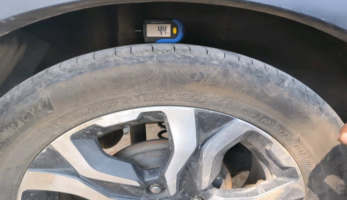 2017 Honda WR-V 1.5L I-DTEC VX MT, Diesel, Manual, 2,31,893 km, tyre