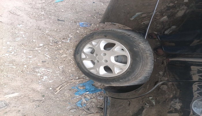 2013 Renault Scala RXZ DIESEL, Diesel, Manual, 90,000 km, tyre