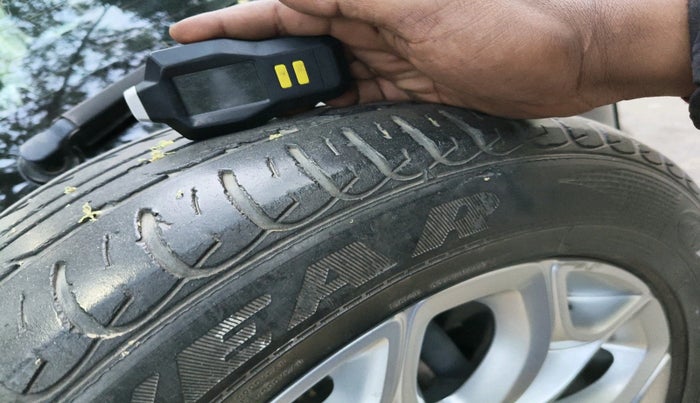 2014 Ford Ecosport TITANIUM 1.5L PETROL AT, Petrol, Automatic, 1,21,734 km, tyre