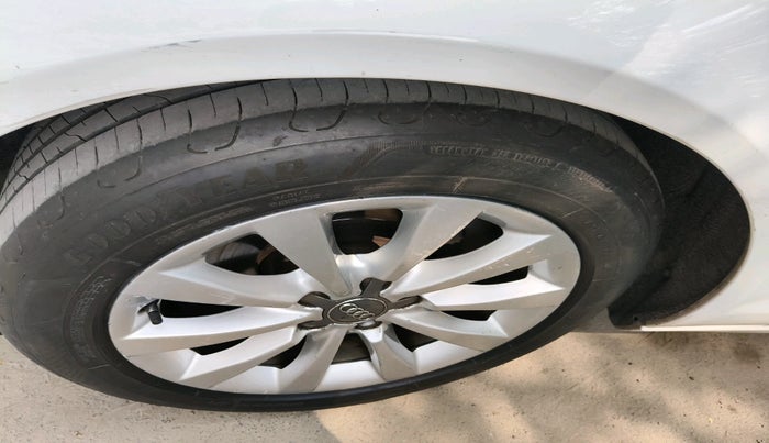 2012 Audi A6 2.0 TDI PREMIUM, Diesel, Automatic, 1,54,419 km, tyre