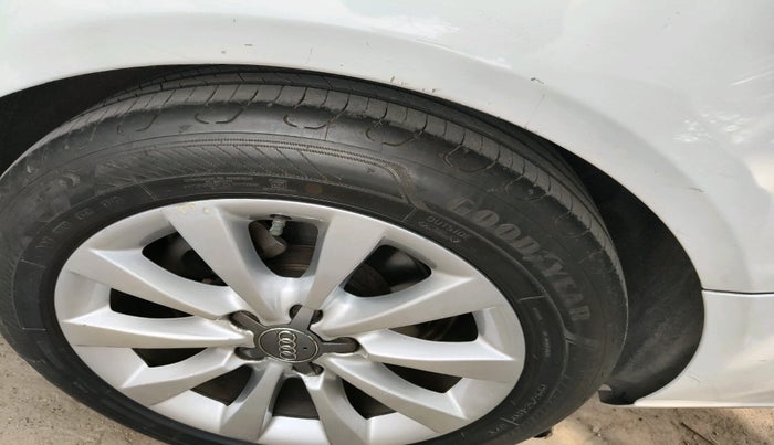 2012 Audi A6 2.0 TDI PREMIUM, Diesel, Automatic, 1,54,419 km, tyre