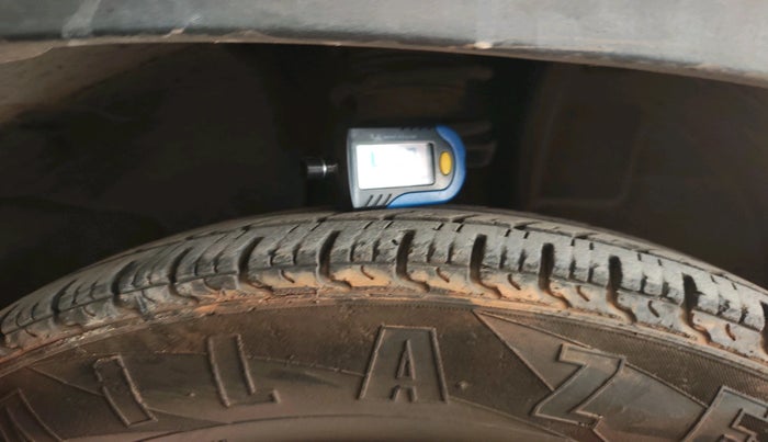 2018 Renault Kwid CLIMBER 1.0, Petrol, Manual, 32,450 km, tyre