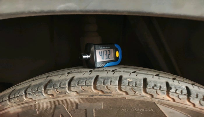 2018 Renault Kwid CLIMBER 1.0, Petrol, Manual, 32,450 km, tyre