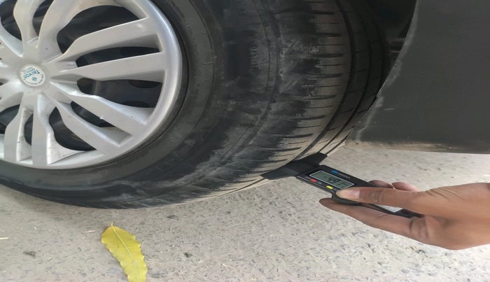 2014 Maruti Celerio VXI AMT, Petrol, Automatic, 1,14,686 km, tyre