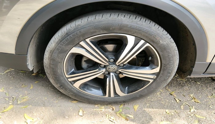 2022 MG ASTOR SHARP EX 1.5 MT, Petrol, Manual, 32,799 km, tyre